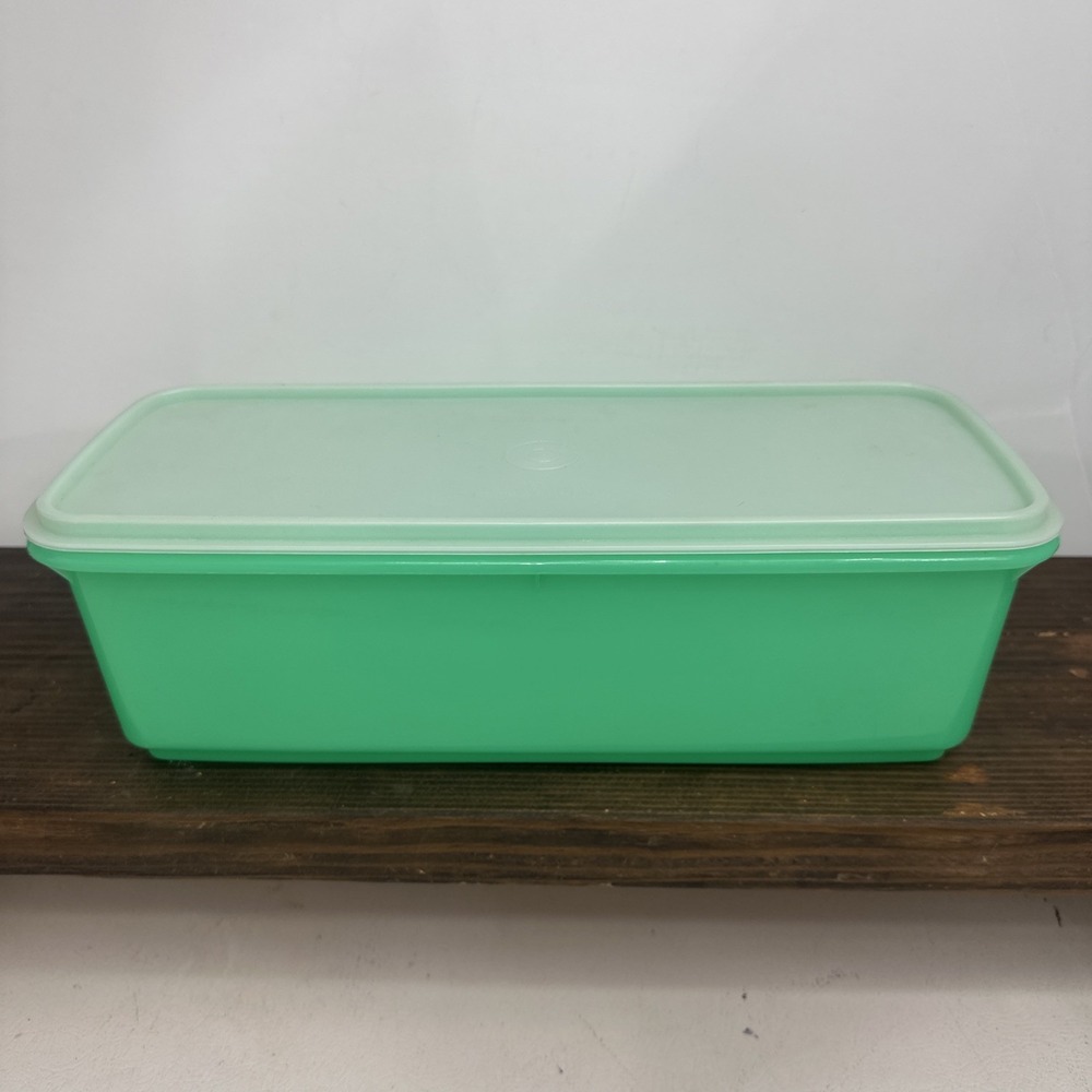Vintage Tupperware Bread/Celery/Vegetable Keeper #782-2 Jadeite Green 2‎ Pieces